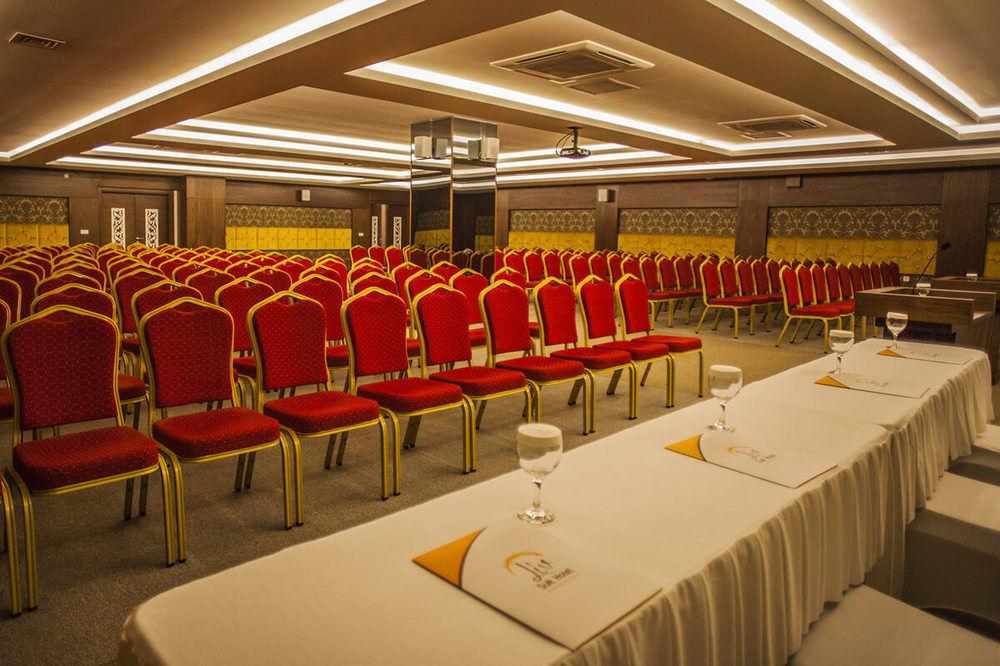 Liv Suit Hotel ดิยาร์บาคีร์ ภายนอก รูปภาพ