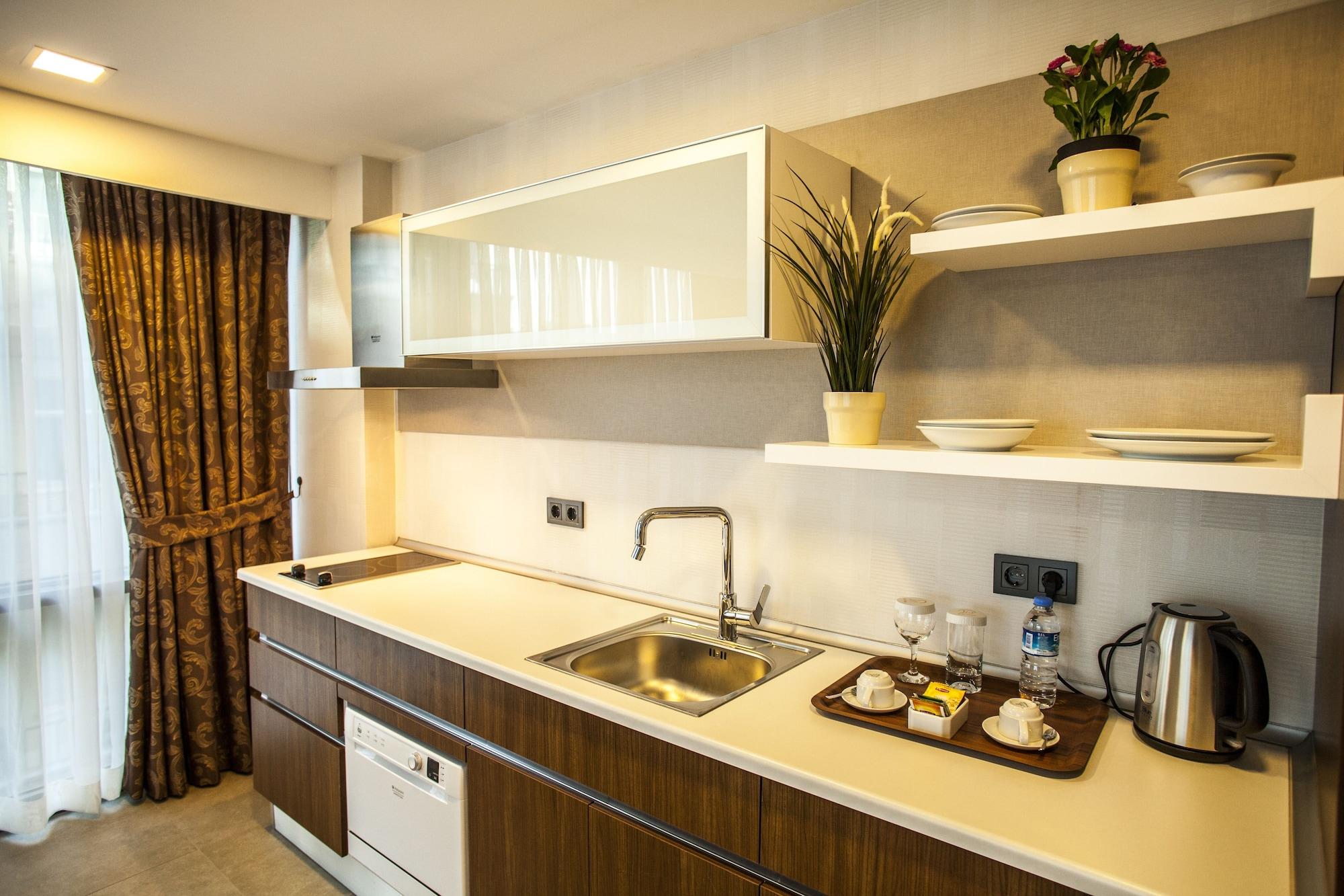 Liv Suit Hotel ดิยาร์บาคีร์ ภายนอก รูปภาพ